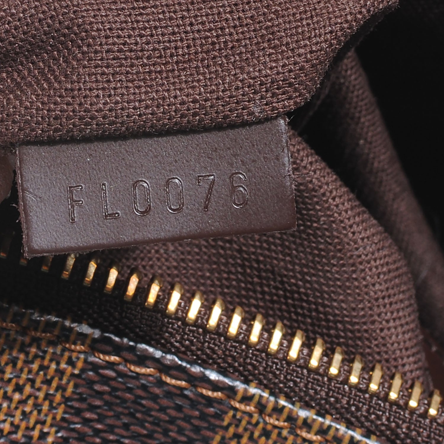 Louis Vuitton Damier Ebene Pochette Melville 3 of 8