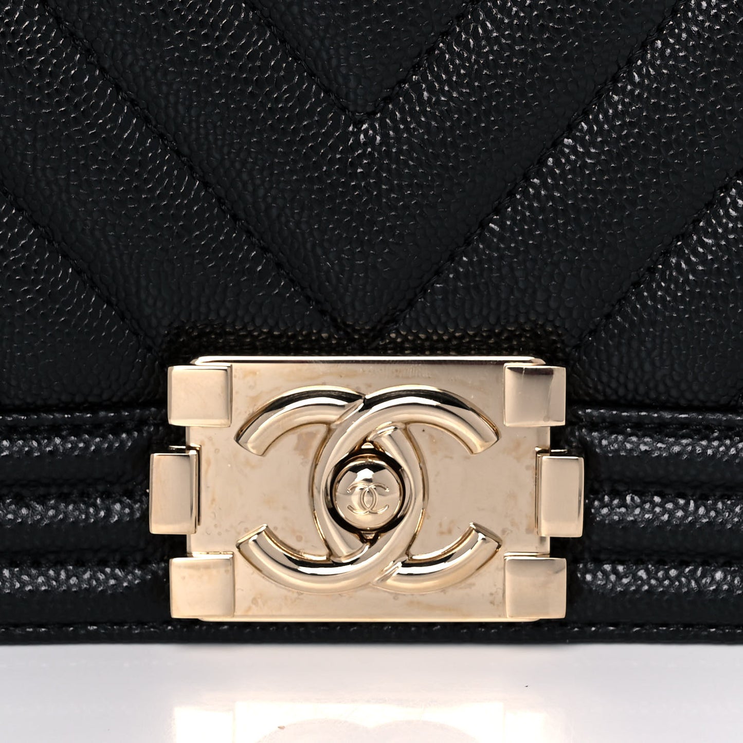 Caviar Chevron Quilted Small Boy Flap Black
