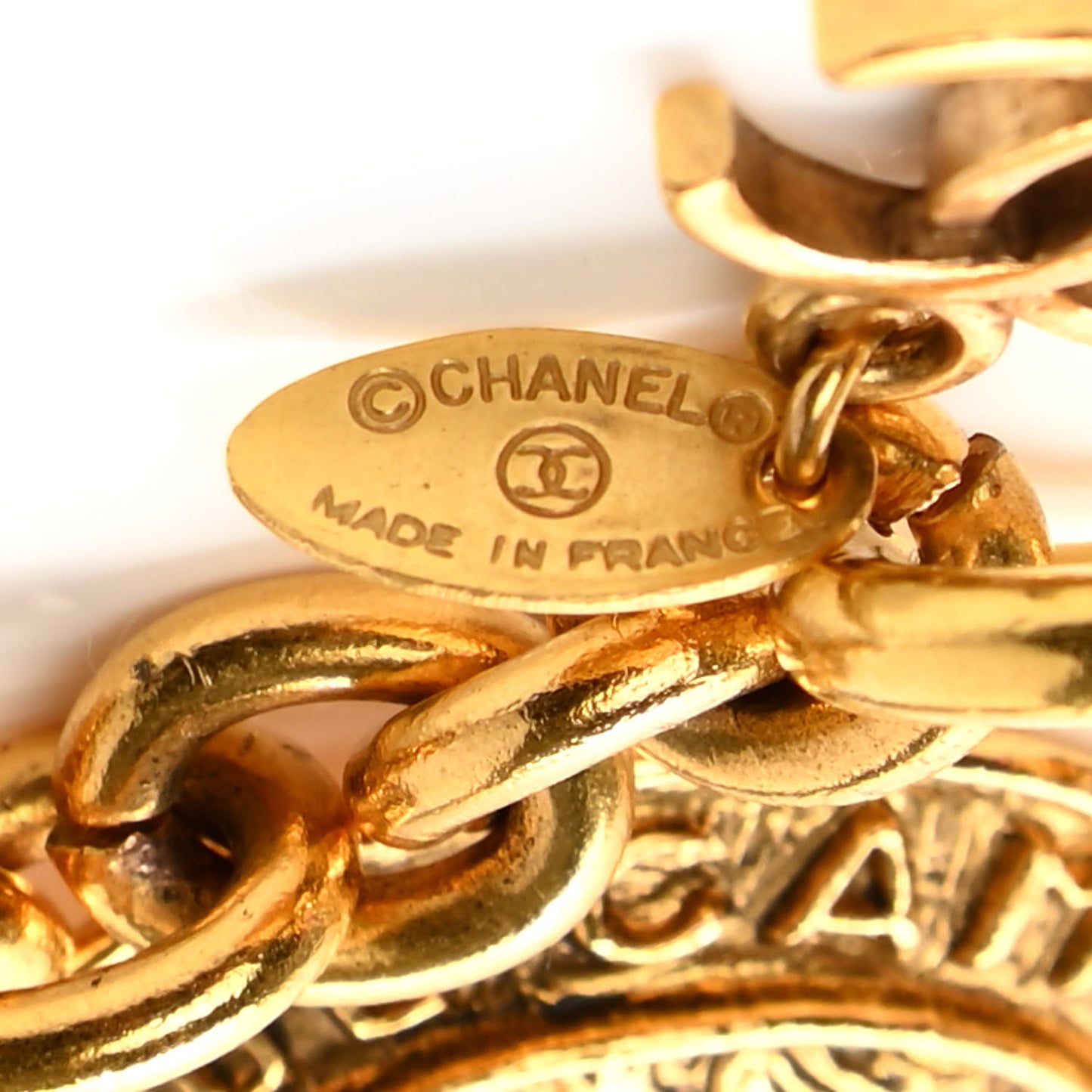 Metal CC Medallion Necklace Gold