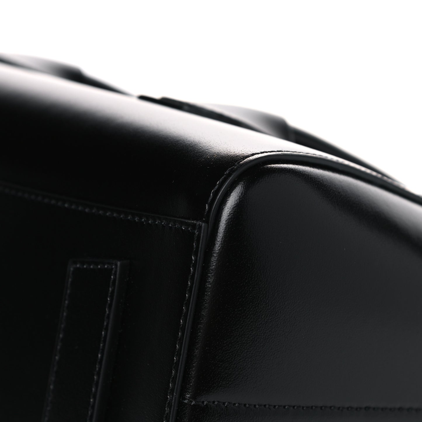 Box Calfskin Medium Lock Antigona Black