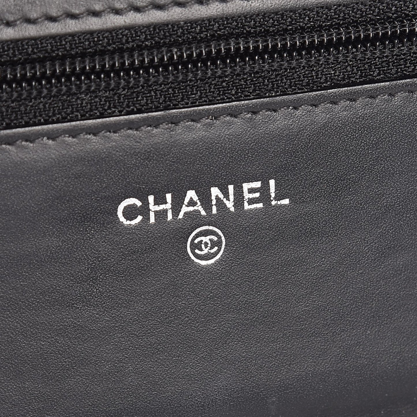 Patent Quilted Wallet On Chain WOC Black