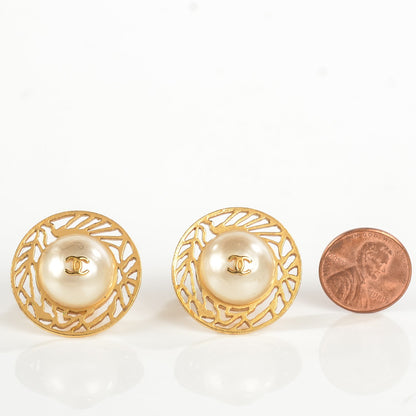 Chanel Pearl CC Clip On Earrings Gold 2 of 5
