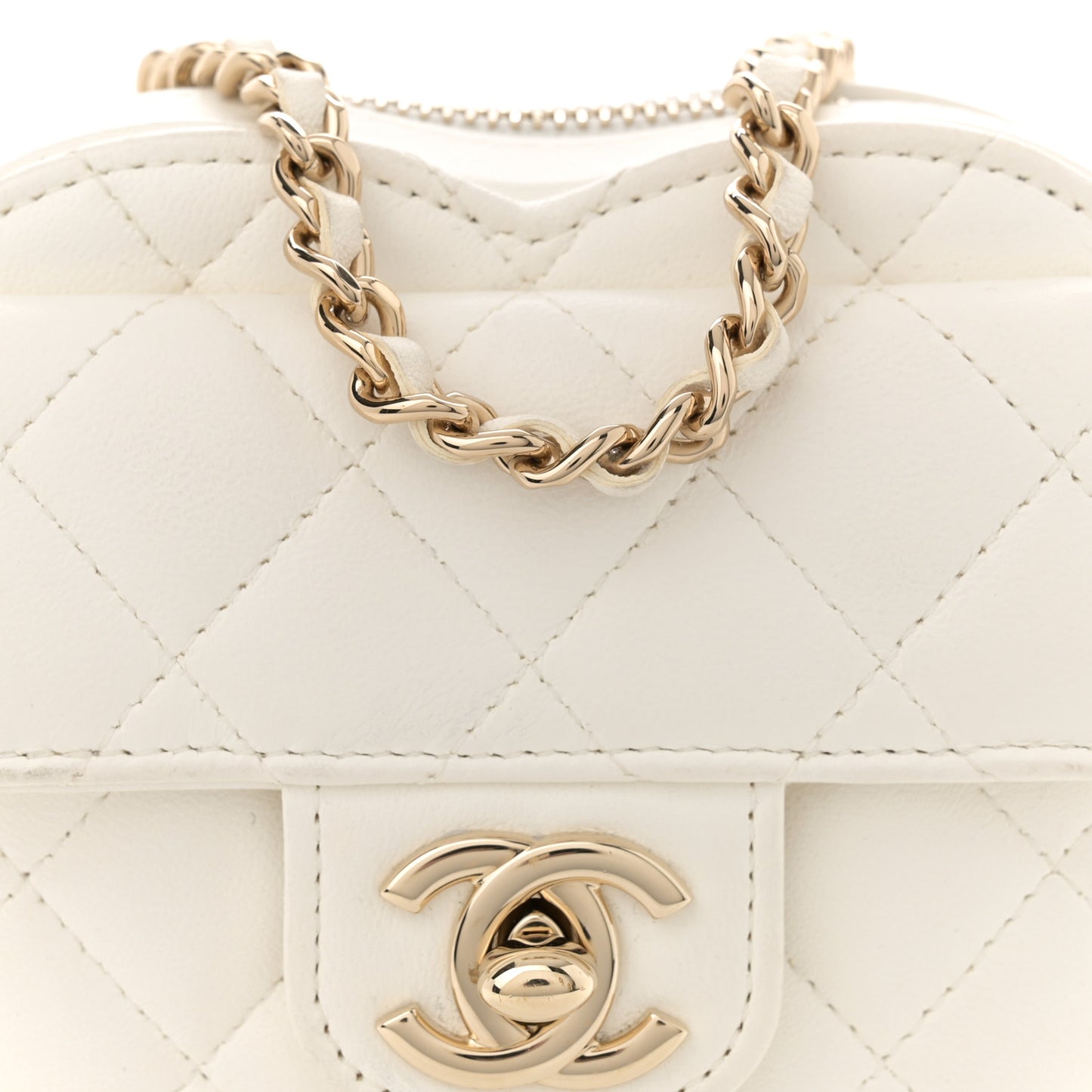 Lambskin Quilted CC In Love Heart Clutch With Chain White