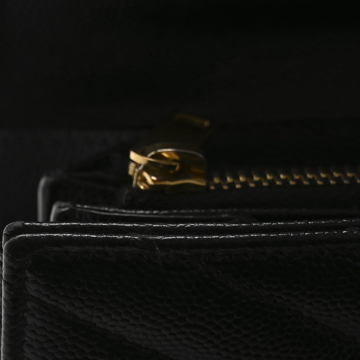 Grain De Poudre Matelasse Chevron Monogram Flap Wallet Black