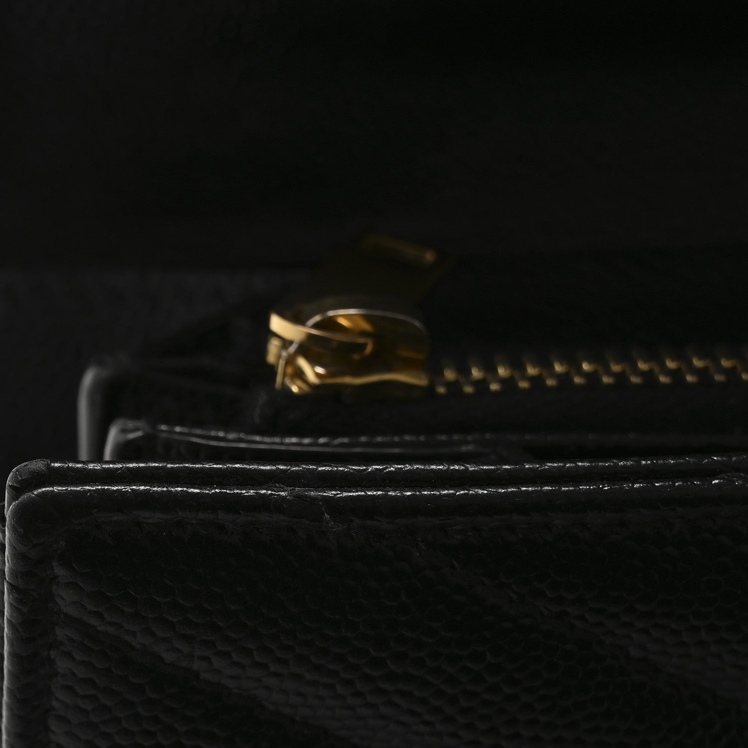 Saint Laurent Grain De Poudre Matelasse Chevron Monogram Flap Wallet Black 13 of 14