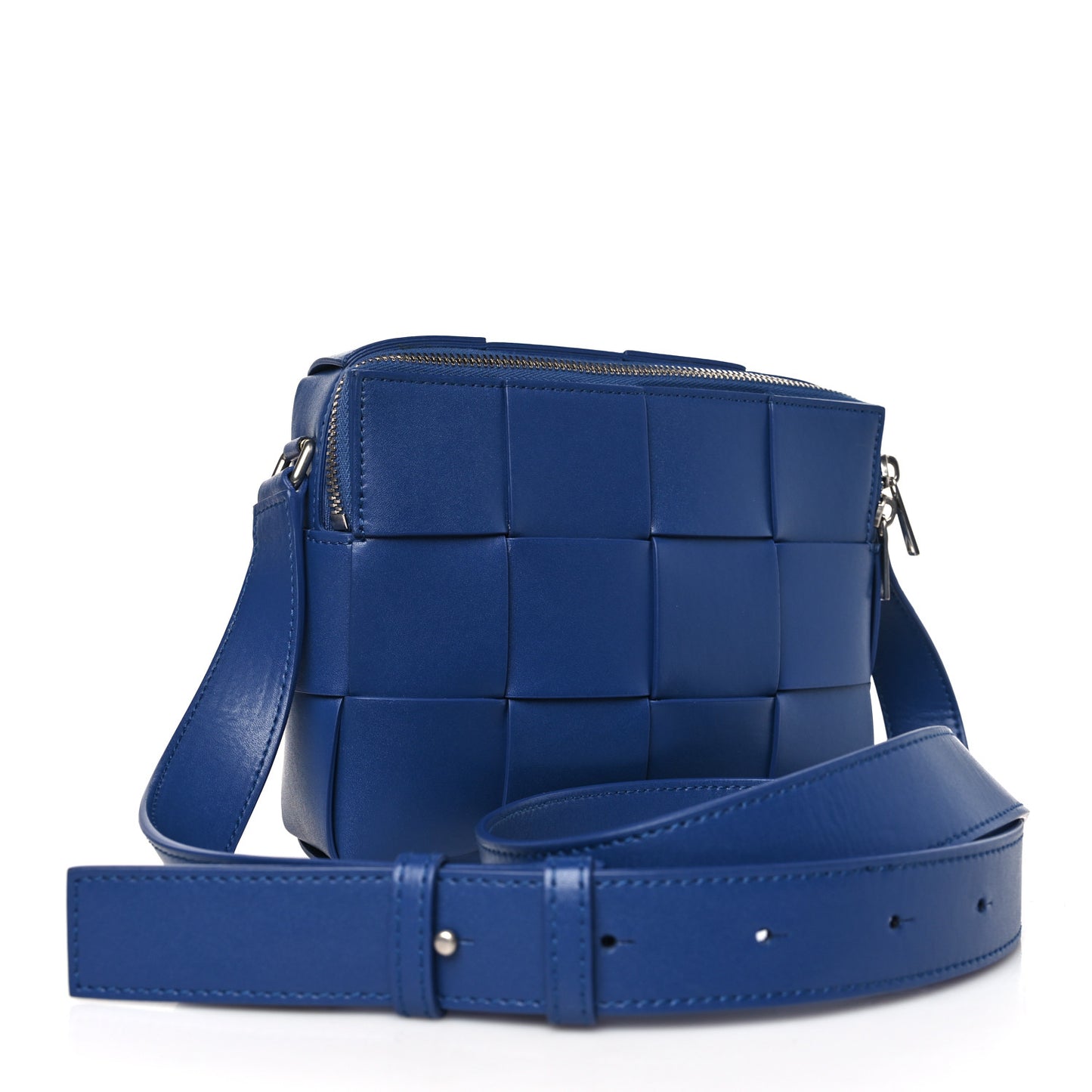 Calfskin Maxi Intrecciato Cassette Camera Bag Cruise