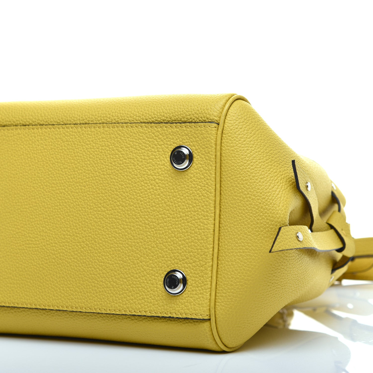 Louis Vuitton Veau Nuage Milla PM Vert Acide 8 of 12