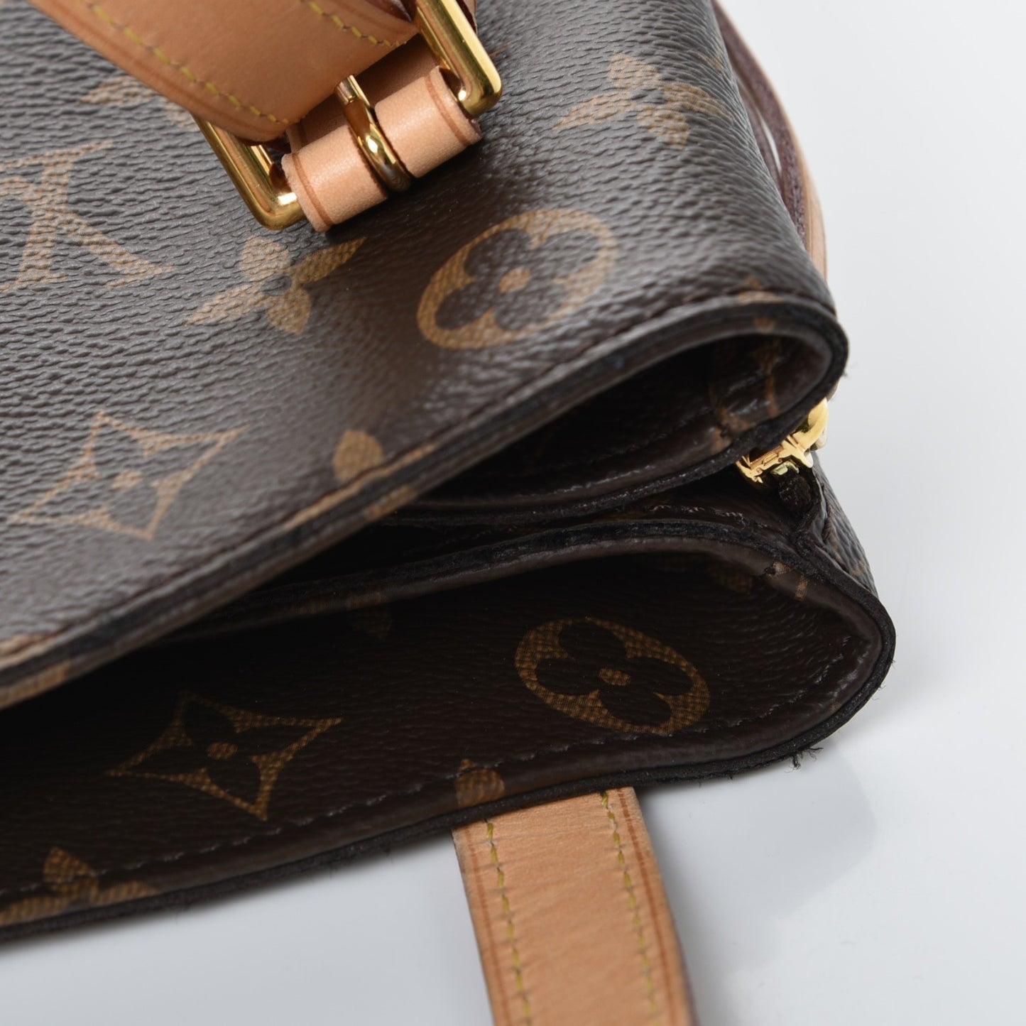 Monogram Voltaire