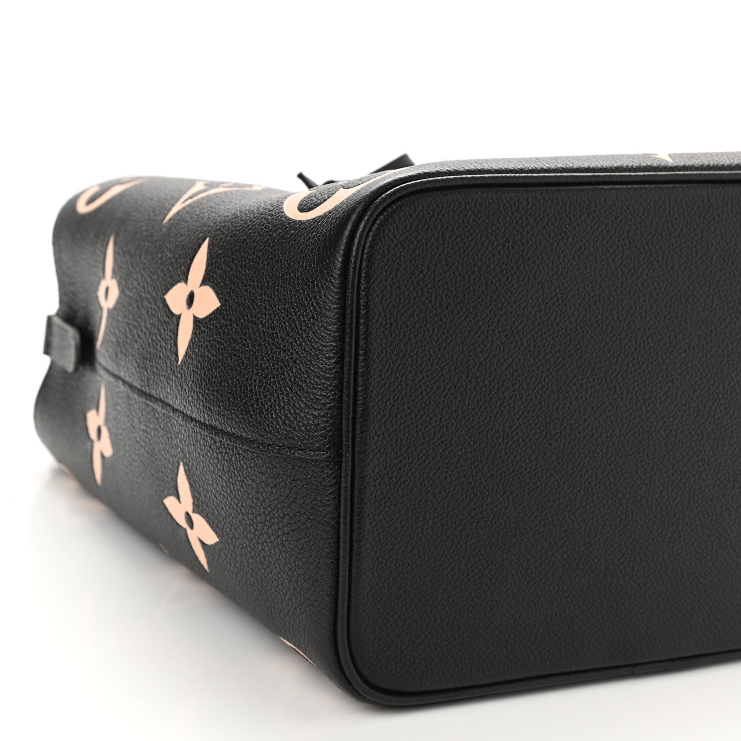 Louis Vuitton Empreinte Monogram Giant Neonoe MM Black Beige 8 of 9