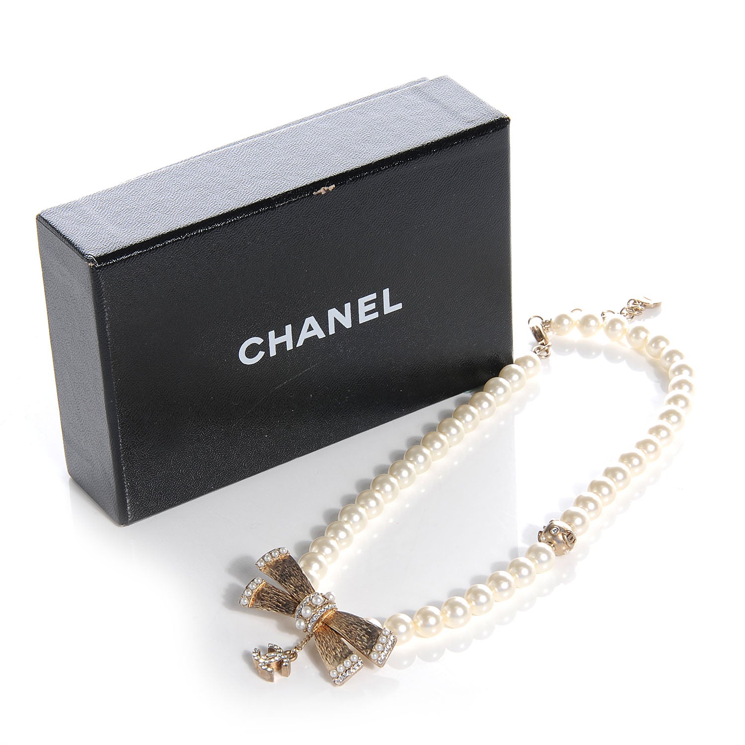 Chanel Pearl Bow Short Necklace 5 of 5