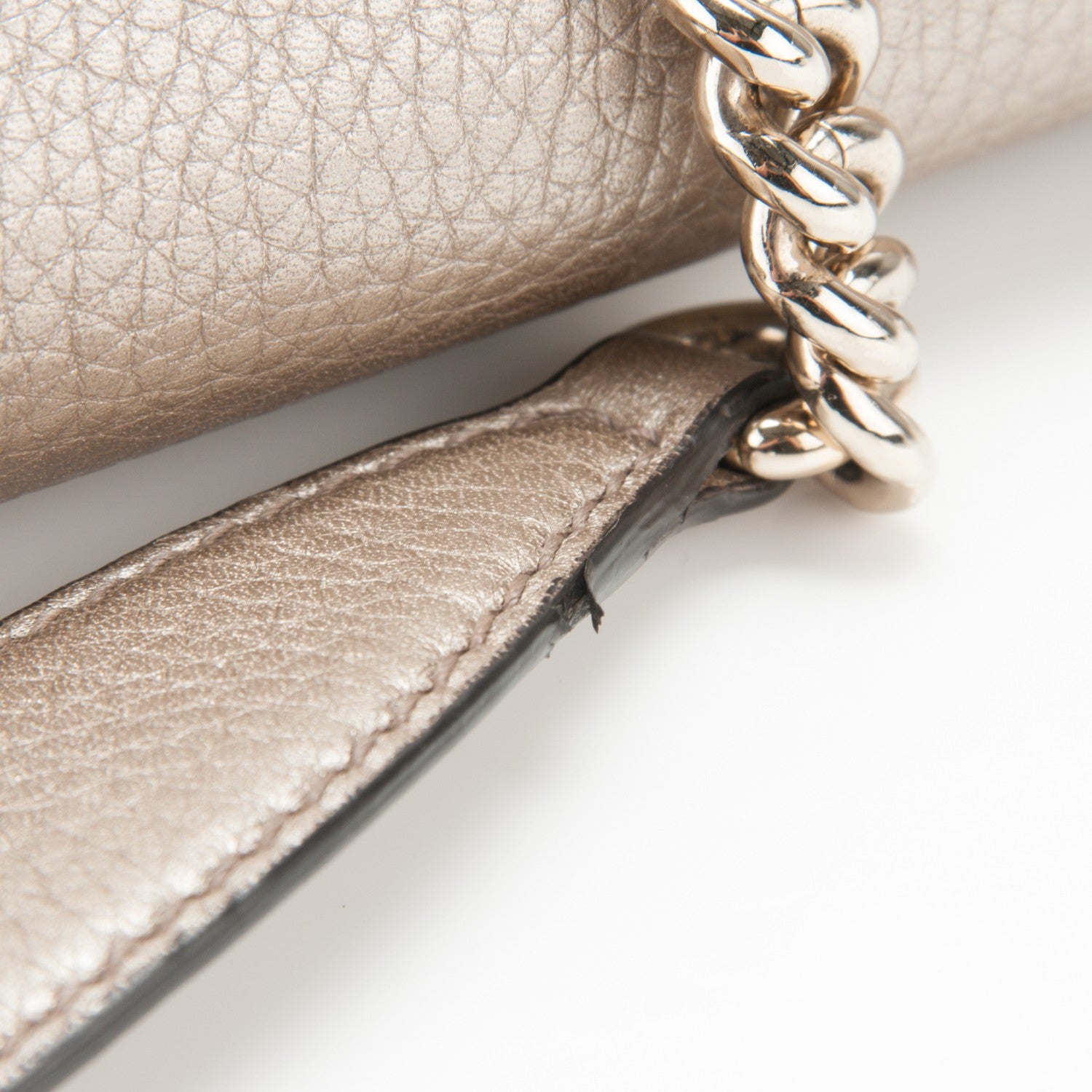 Gucci Metallic Pebbled Calfskin Medium Soho Chain Shoulder Bag Golden Beige 5 of 8