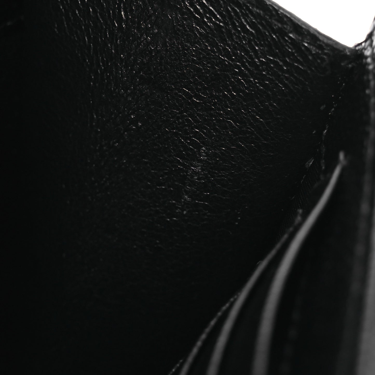 Grain De Poudre Matelasse Chevron Monogram Monochrome Envelope Chain Wallet Black