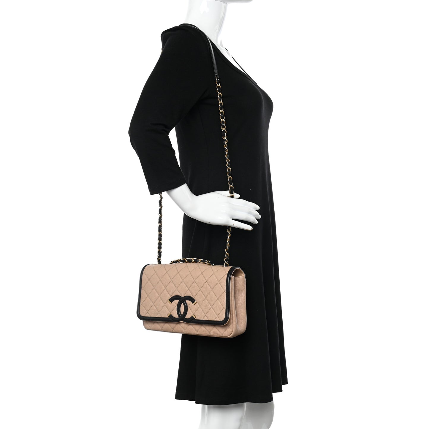 Caviar Quilted Medium CC Filigree Flap Beige Black