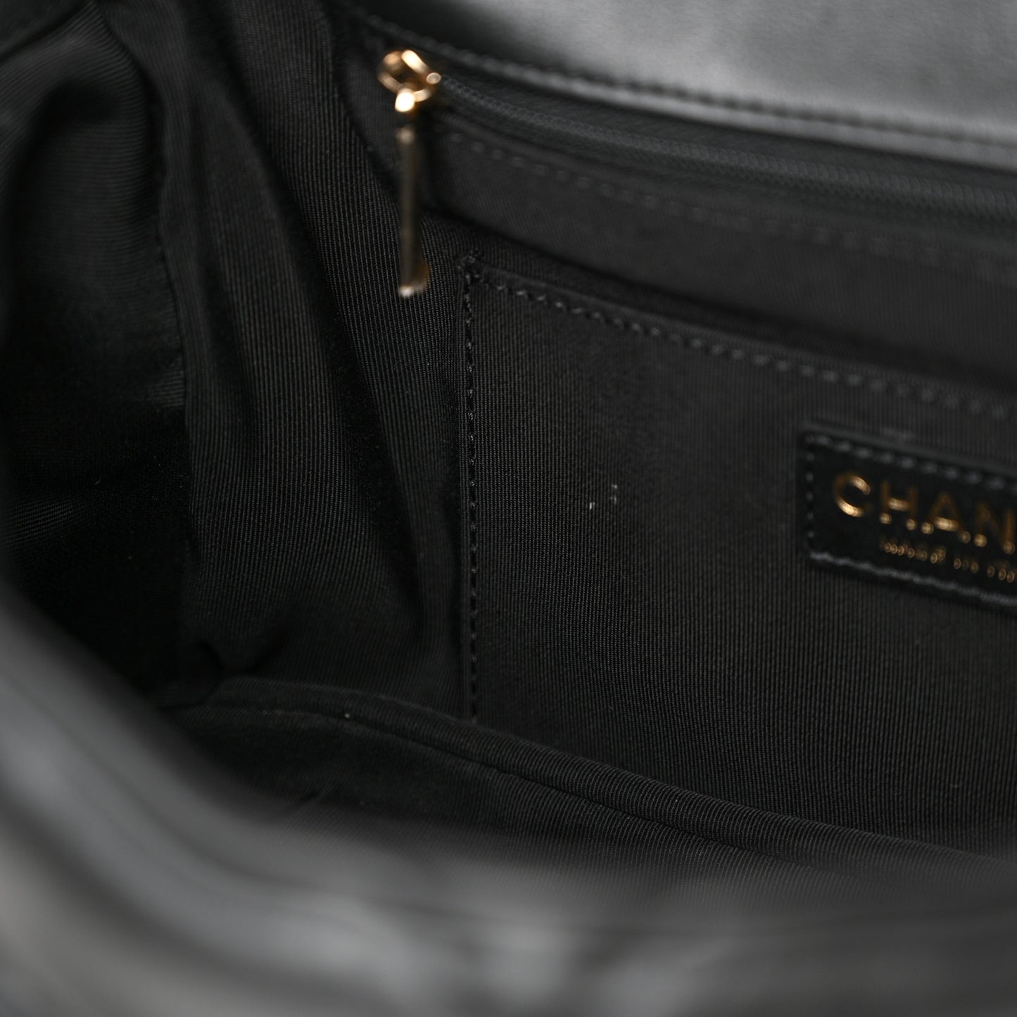 Calfskin Quilted Large Bubbly Flap Black
