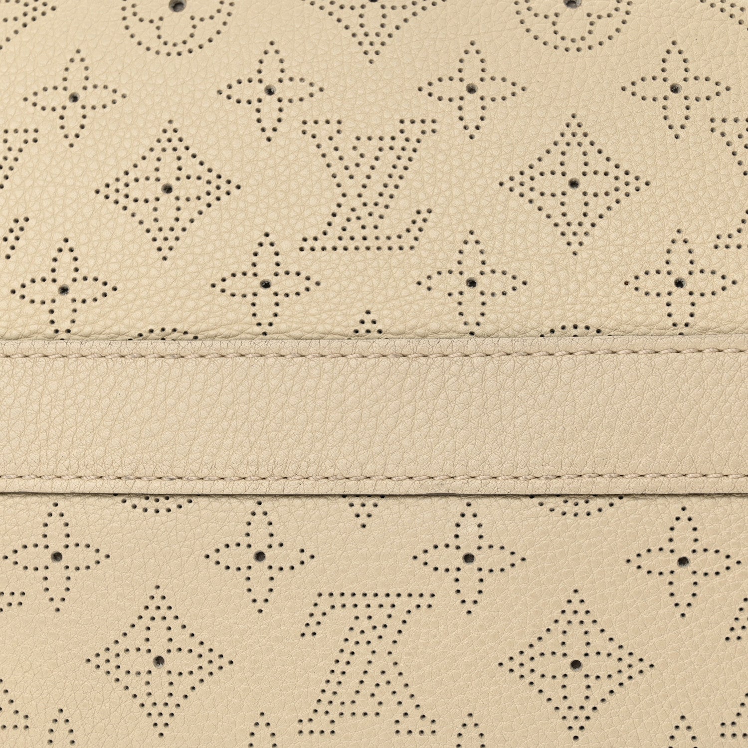 Louis Vuitton Mahina Cirrus MM Ivory 11 of 14