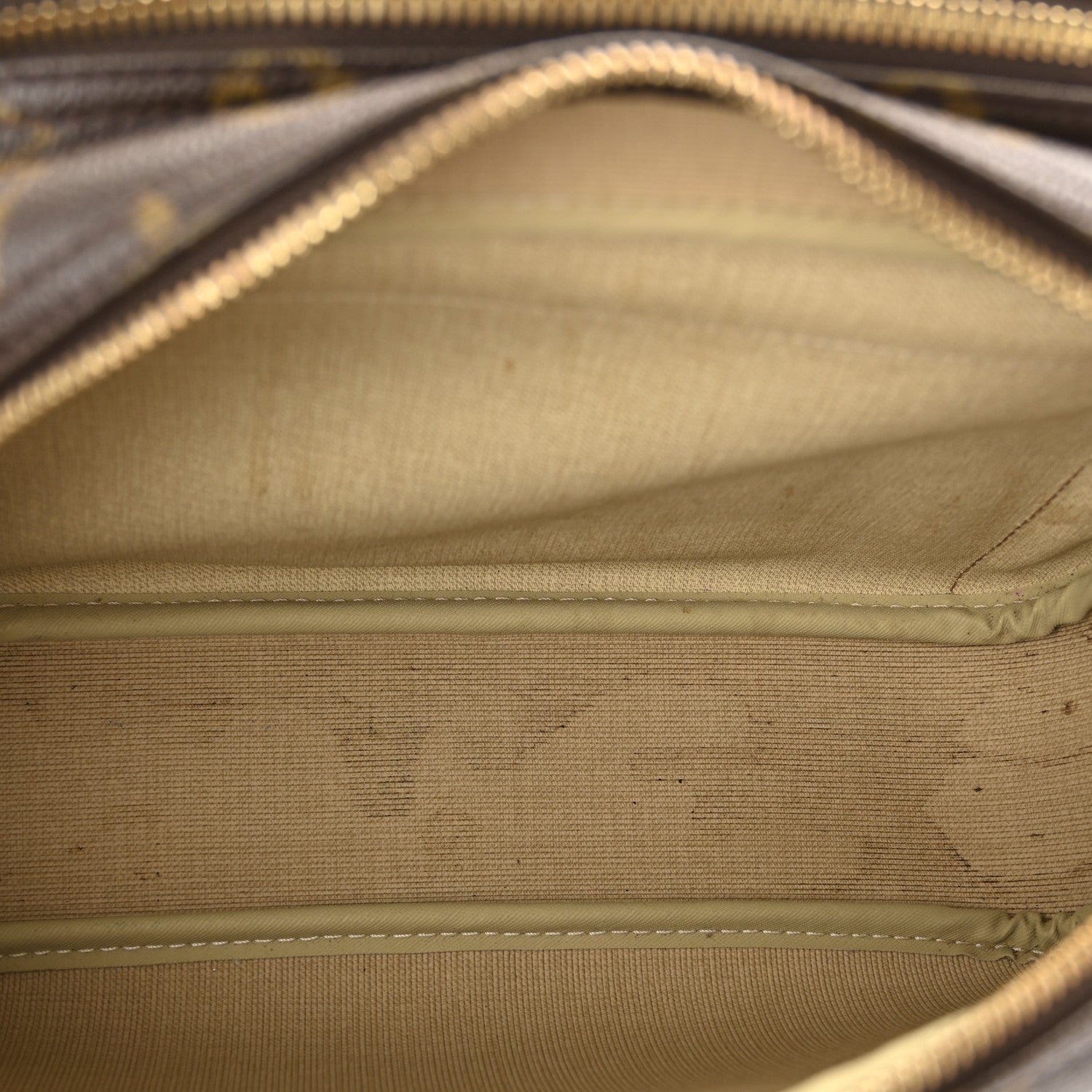 Louis Vuitton Monogram Reporter PM 5 of 10