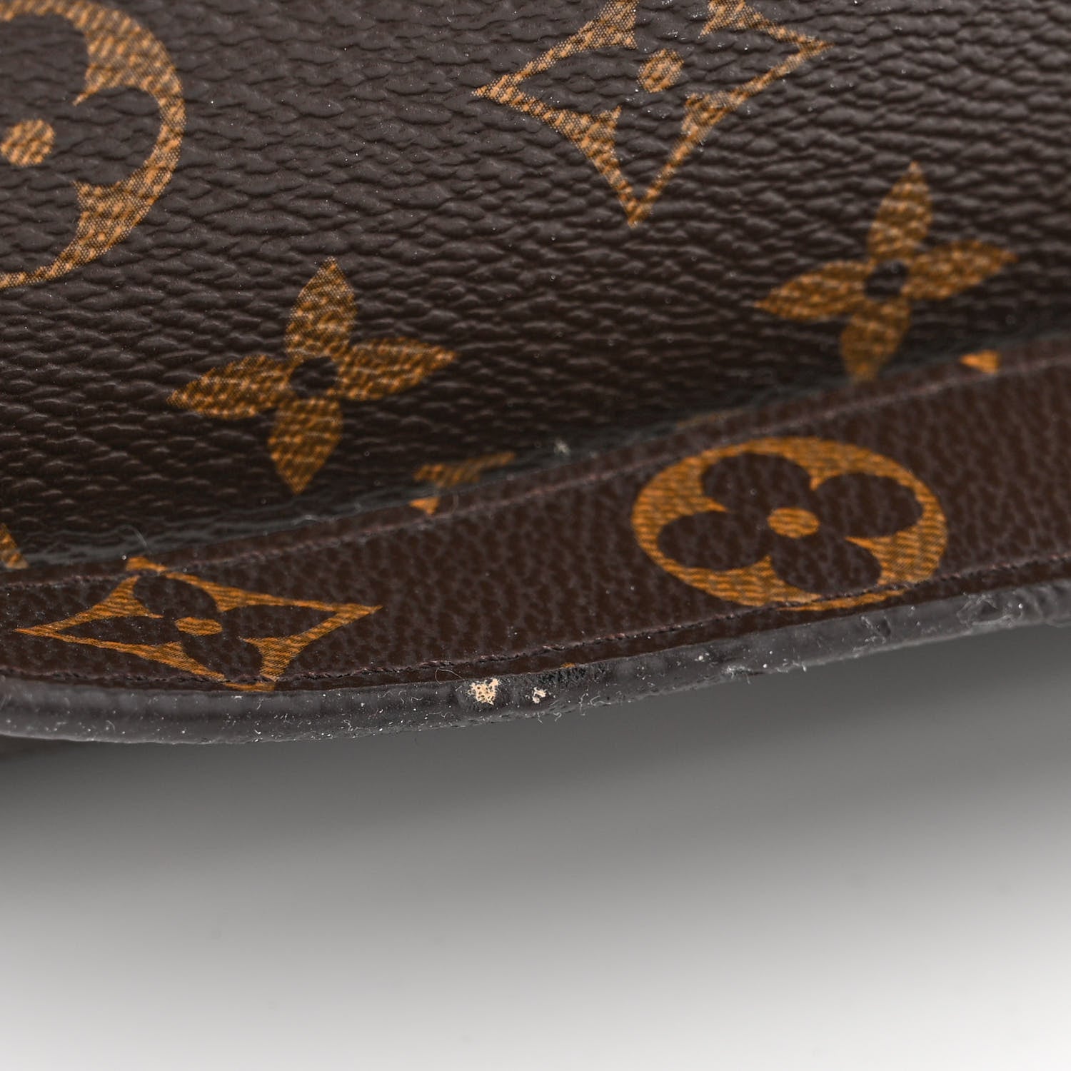 Louis Vuitton Monogram Montaigne MM 14 of 22