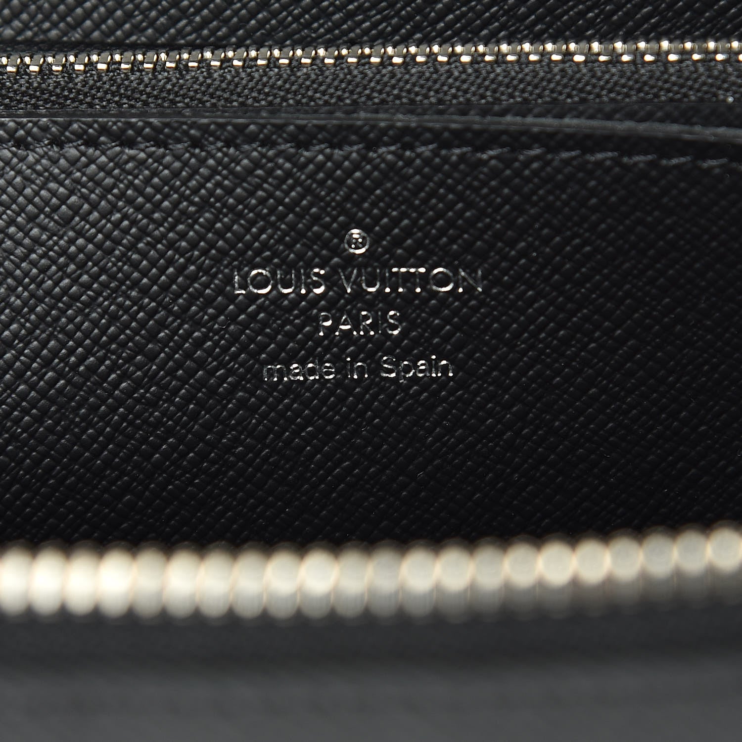 Louis Vuitton Taiga Zippy XL Wallet Black 6 of 6