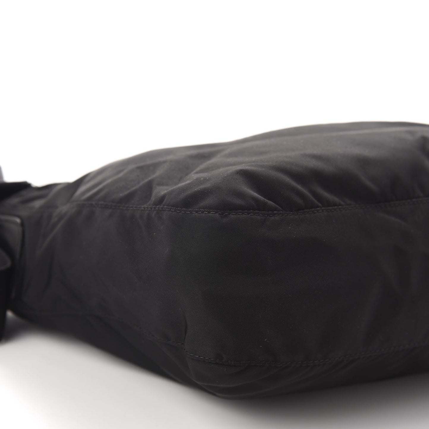 Nylon Flat Messenger Bag Black