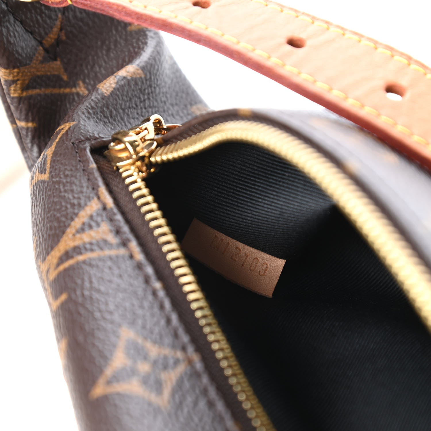 Louis Vuitton Monogram Bumbag 9 of 10