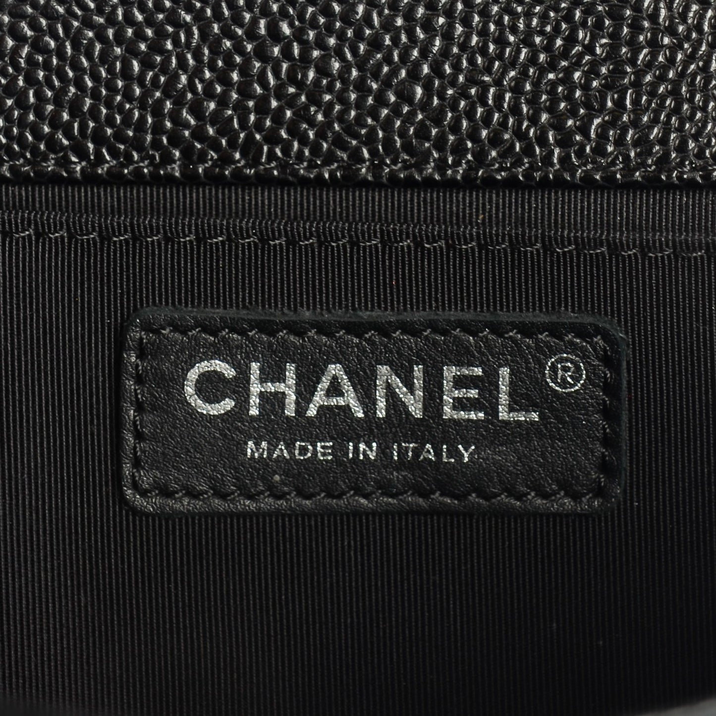 Caviar Quilted Medium Boy Flap Black