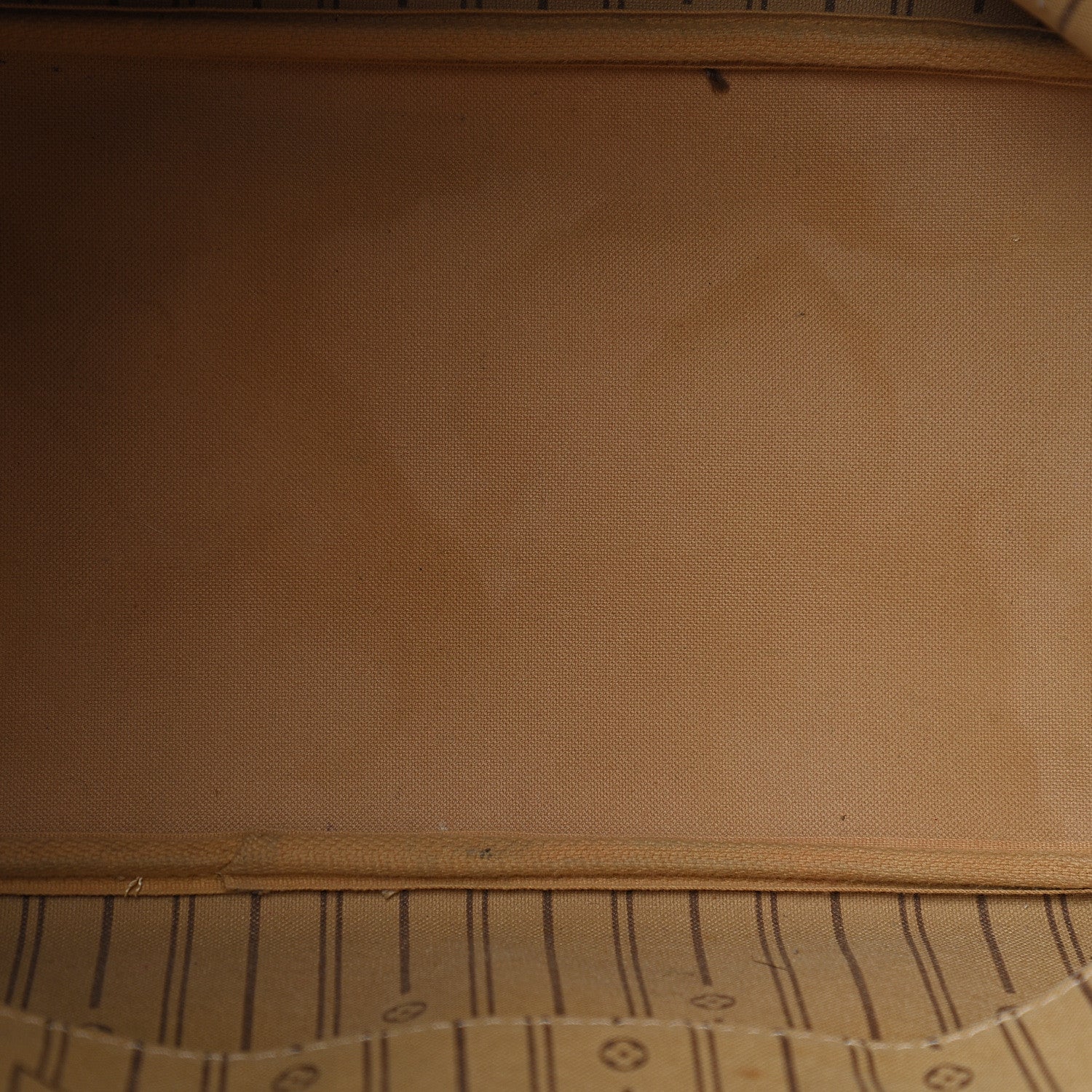 Louis Vuitton Monogram Neverfull MM 8 of 20