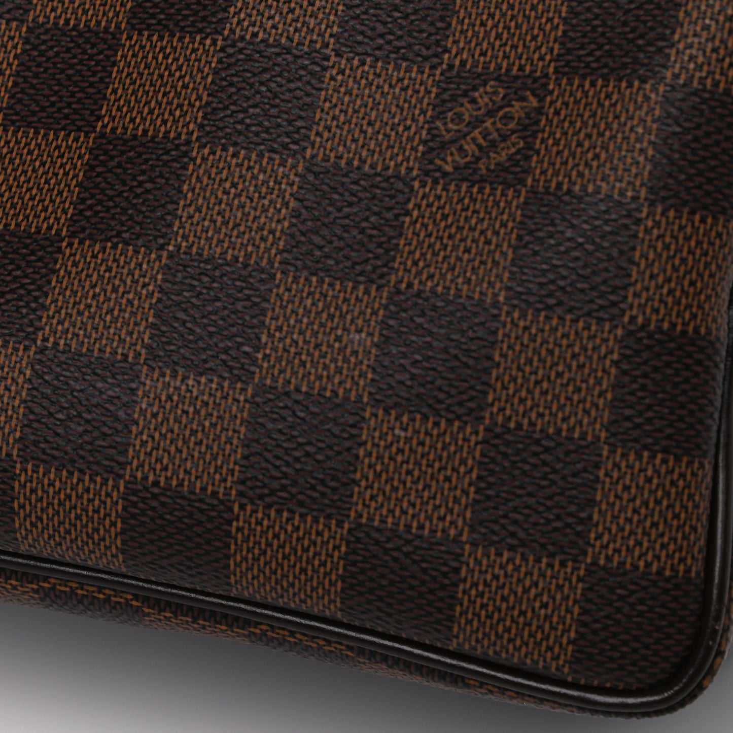 Damier Ebene Toiletry Bag 25