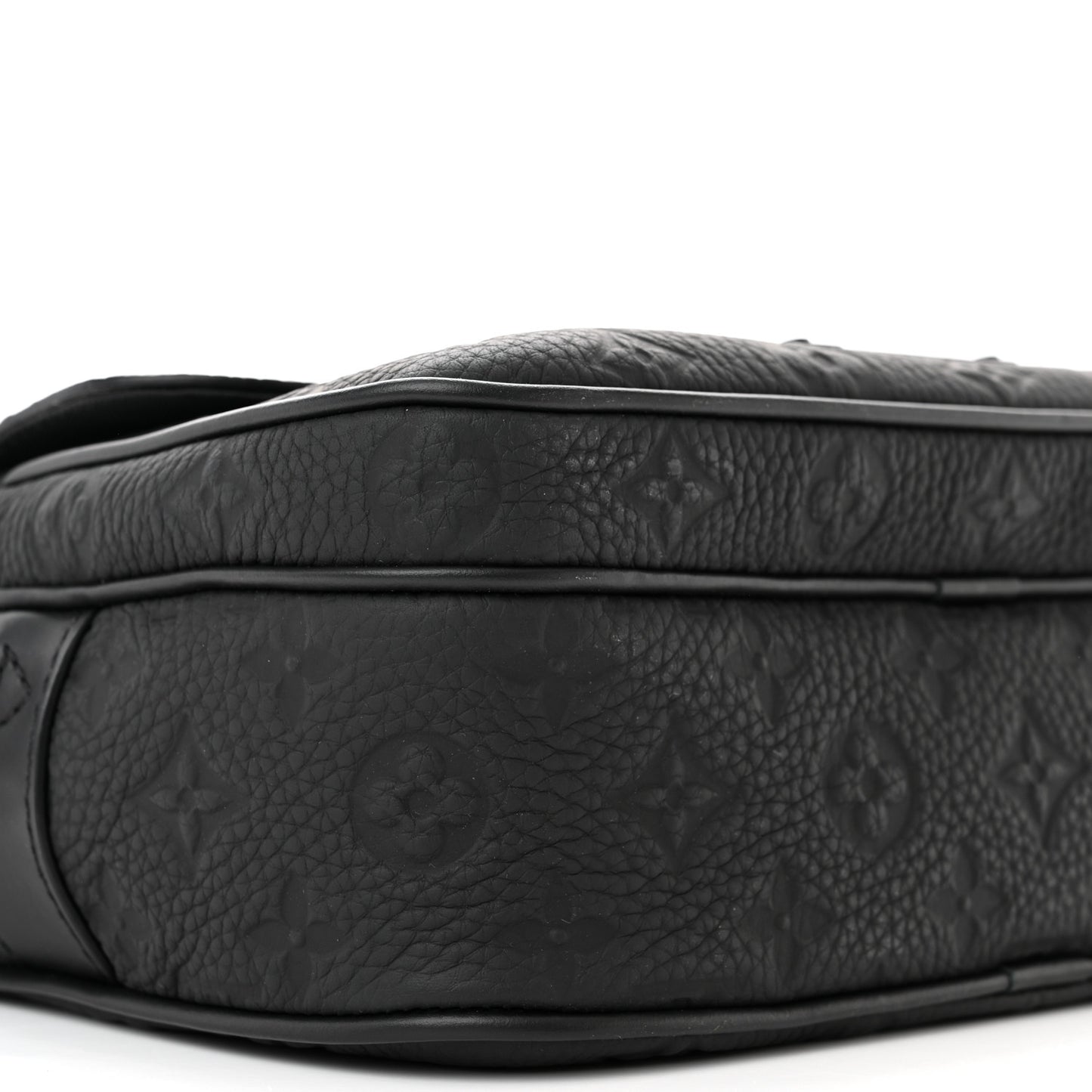 Taurillon Monogram S Lock Messenger Black