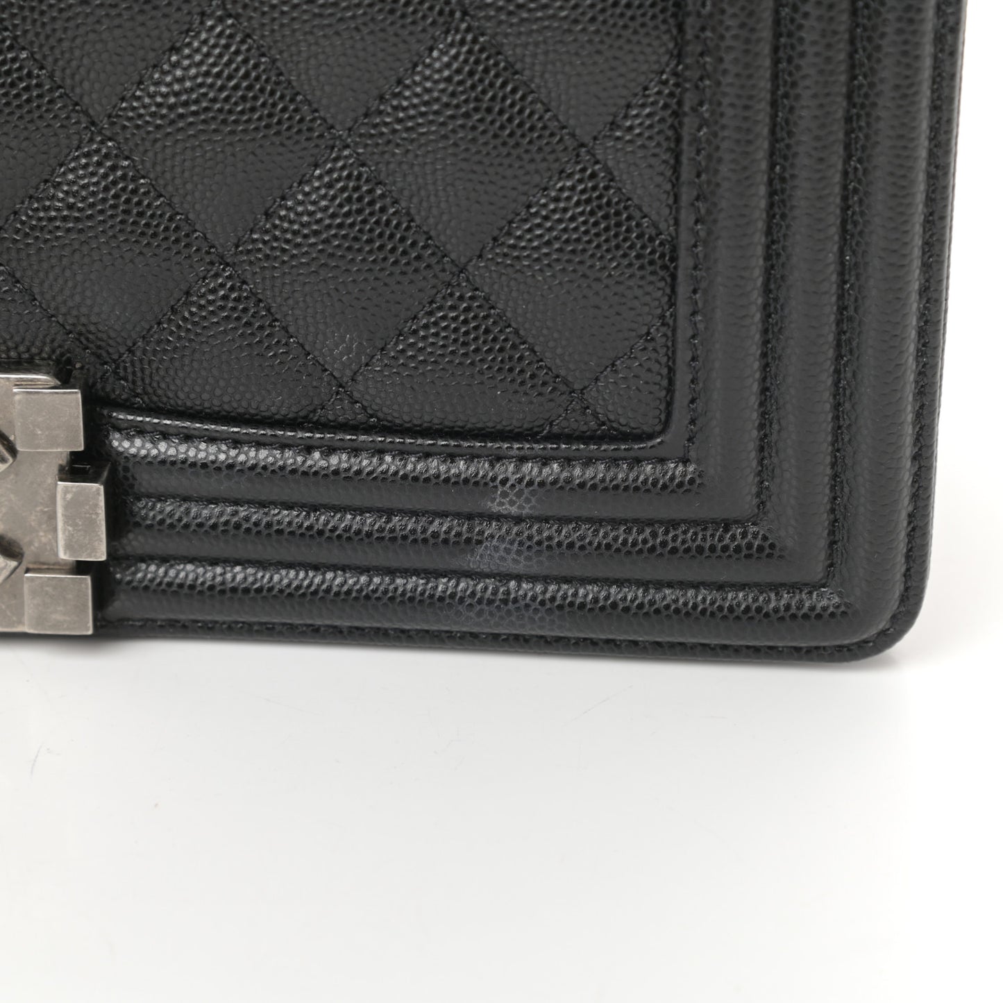 Caviar Quilted Medium Boy Flap Black
