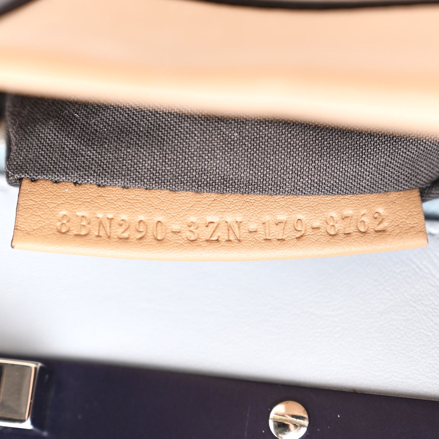 Vitello Seta Shiny Nappa Medium Peekaboo Iconic Satchel Cuoio Ardesia