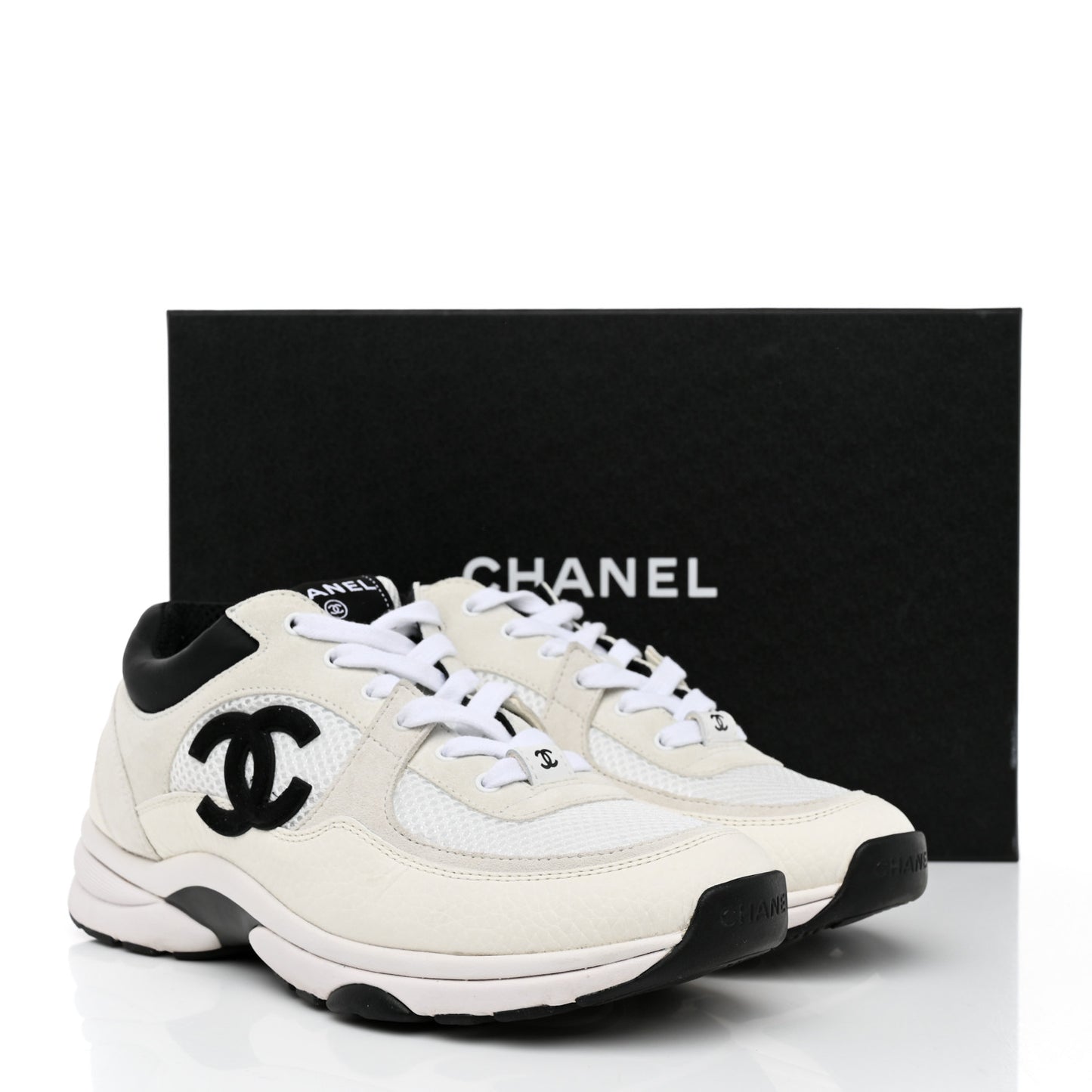 Mesh Suede Calfskin Grained Calfskin Womens CC Sneakers 38.5 White Black