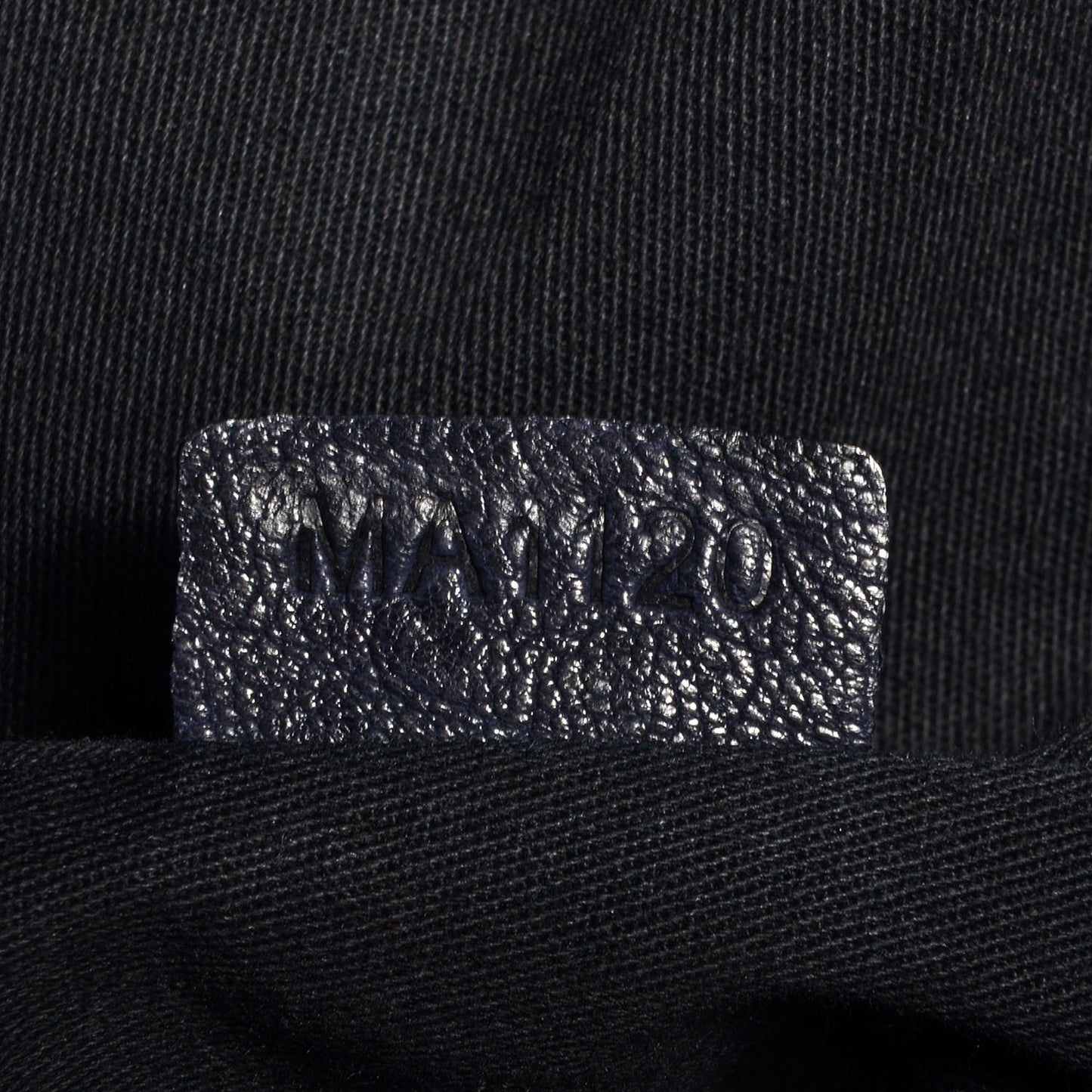 Pebbled Calfskin Medium Nightingale Navy