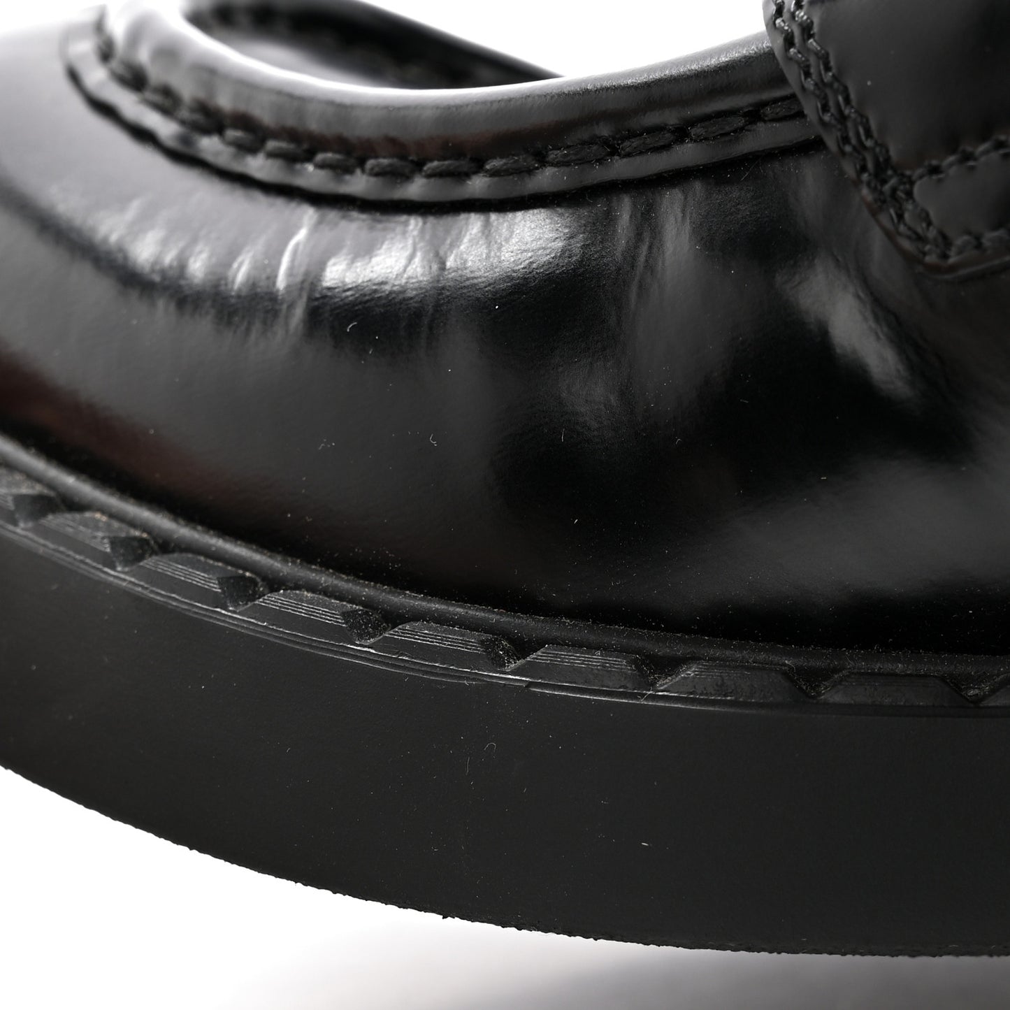Spazzolato Metal Triangle Logo 50mm Loafers 39.5 Black