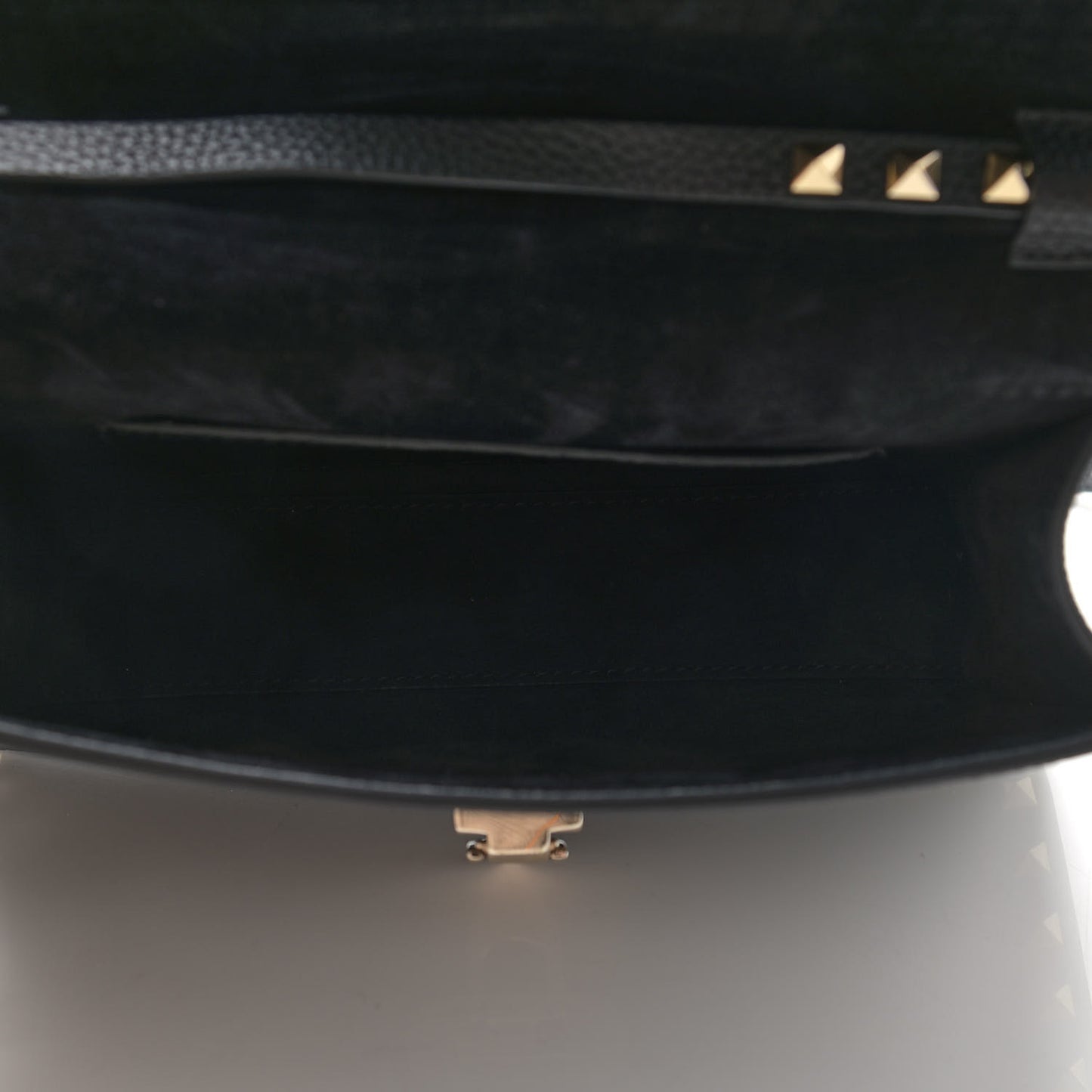 Pebbled Calfskin Medium Rockstud Flip Lock Crossbody Bag Black