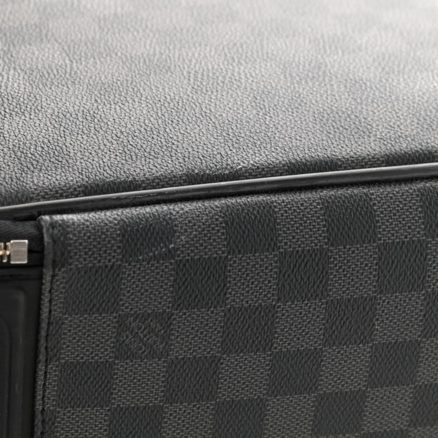 Damier Graphite Pegase 55