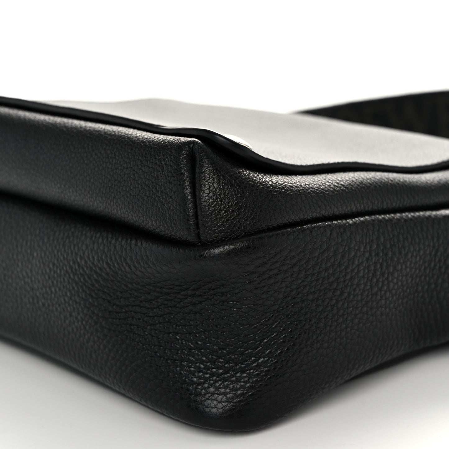 Supple Grained Calfskin Medium Messenger Bag Black