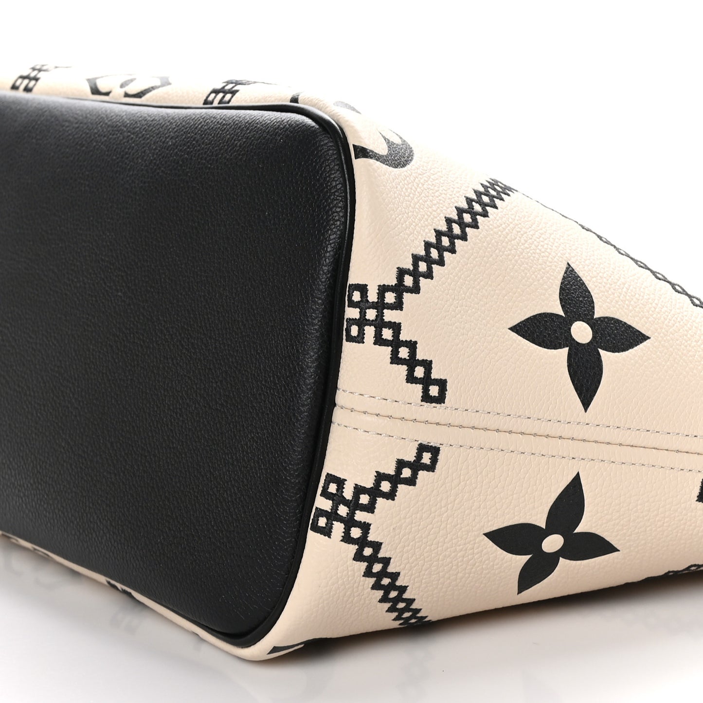 Empreinte Monogram Giant Broderies Neverfull MM Cream Black
