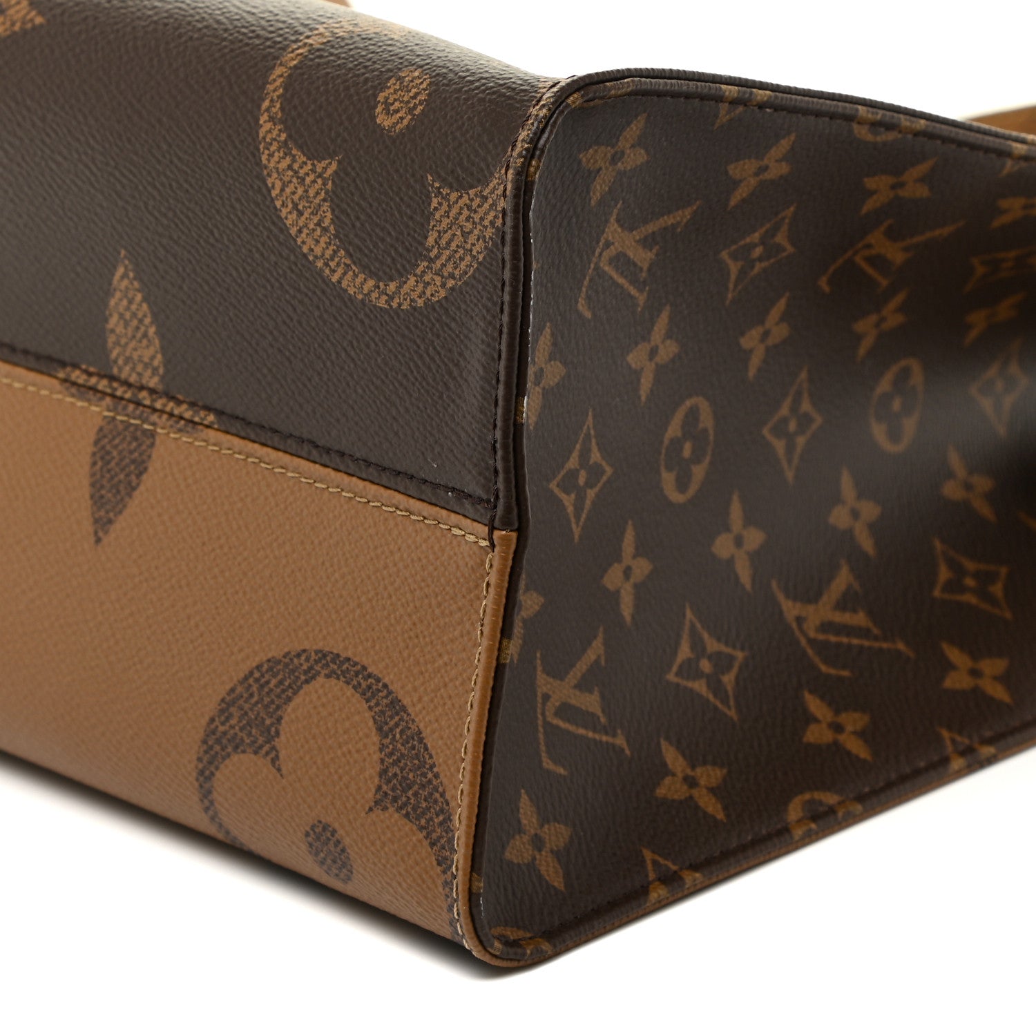 Louis Vuitton Reverse Monogram Giant Onthego MM 9 of 10