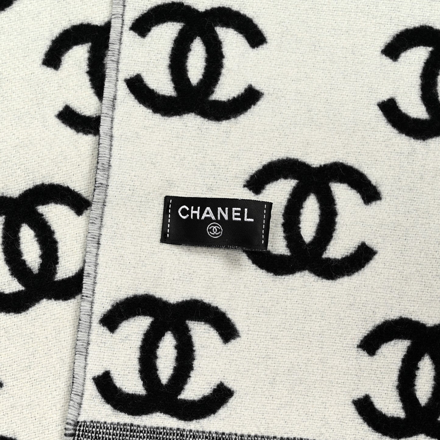 Wool Cashmere CC Scarf Black White