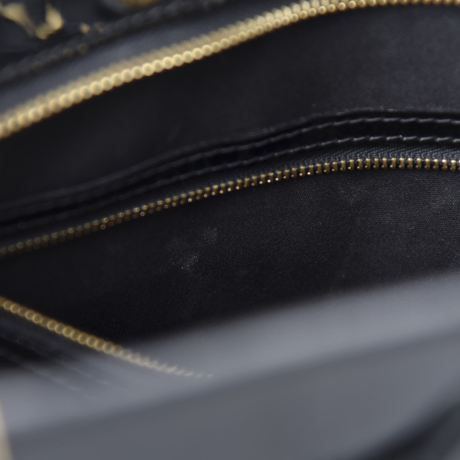 Louis Vuitton Vernis Brea MM Black 8 of 11