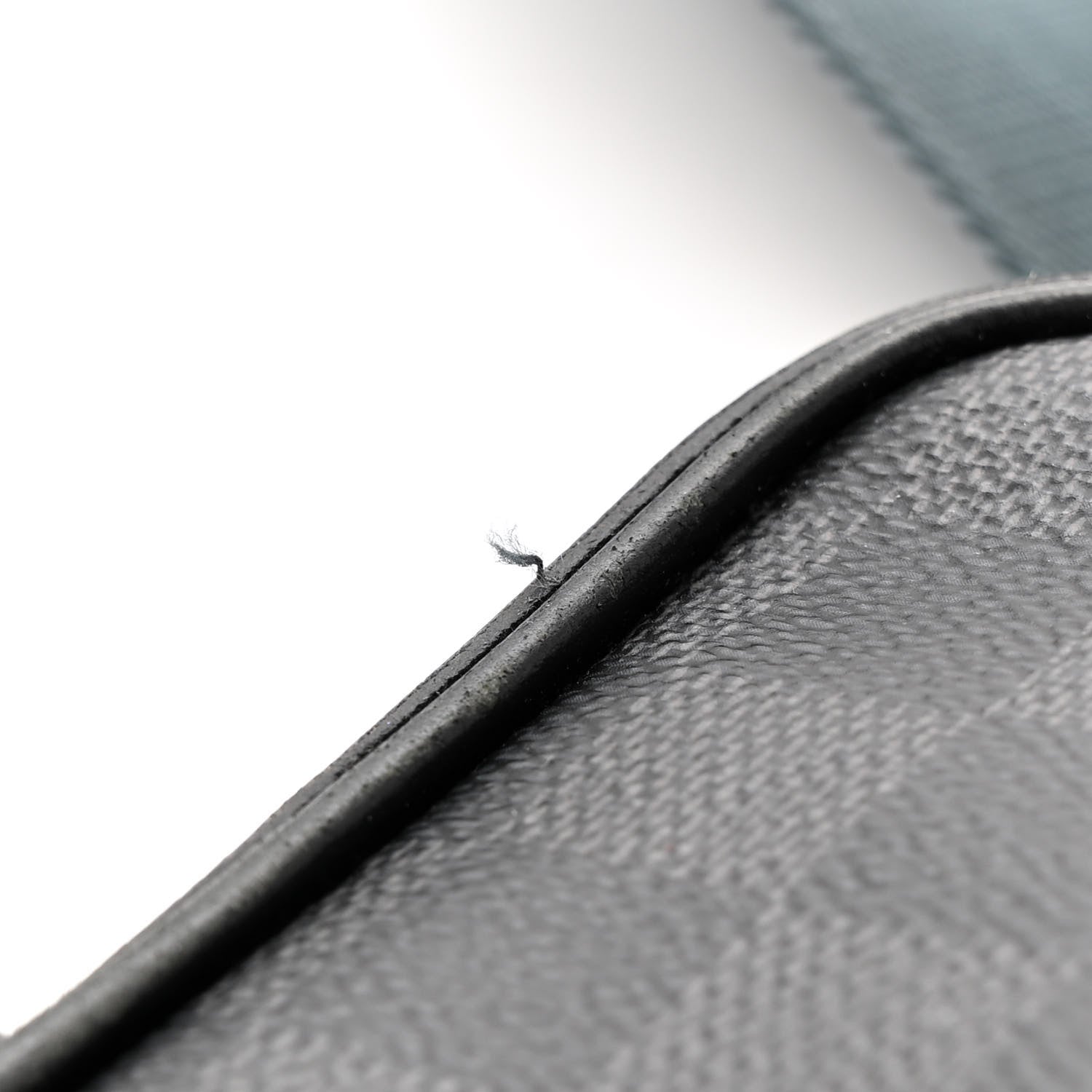 Louis Vuitton Damier Graphite Alpha Messenger Bag 12 of 20