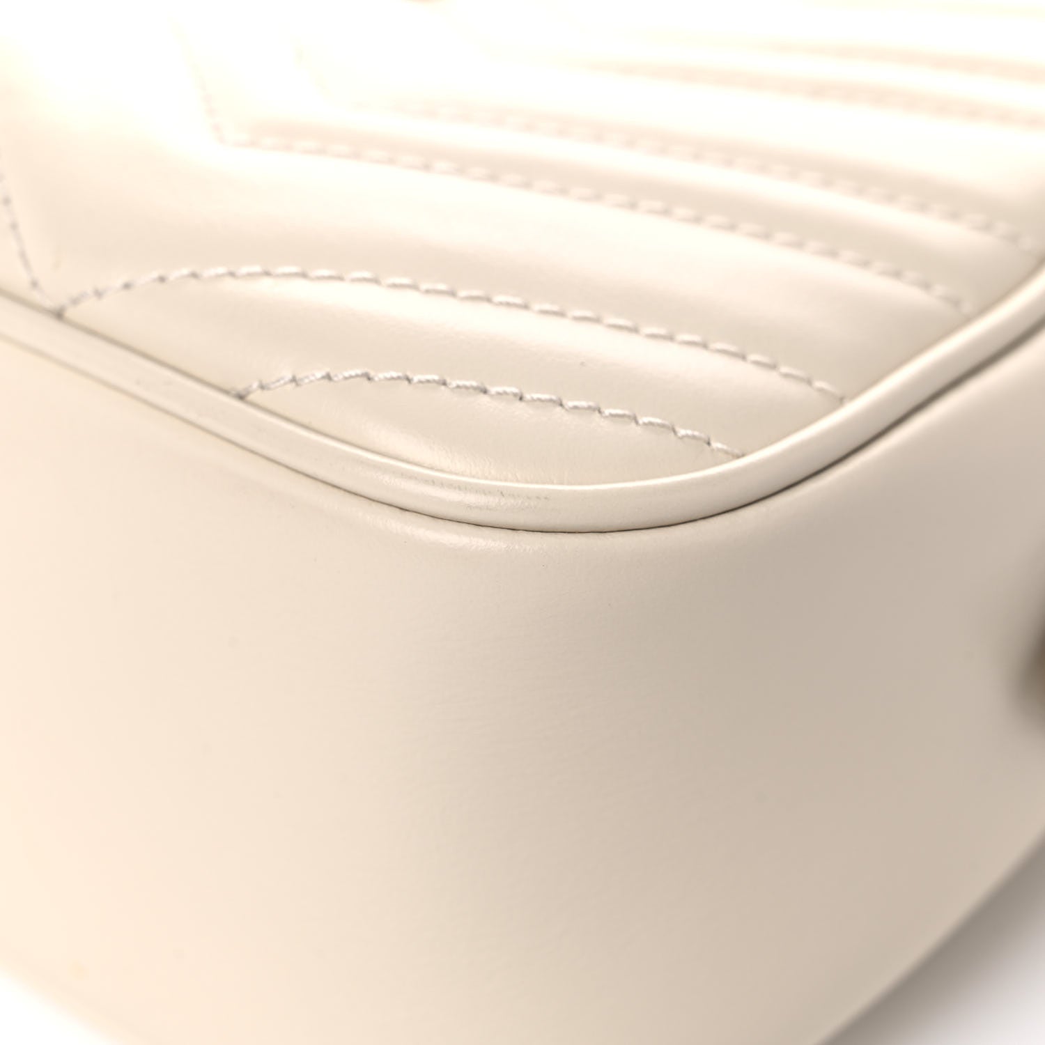 Gucci Calfskin Matelasse Small GG Marmont Chain Shoulder Bag White 10 of 15