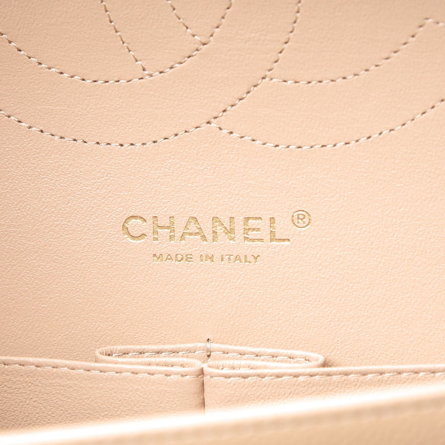 Caviar Quilted Jumbo Double Flap Beige Clair