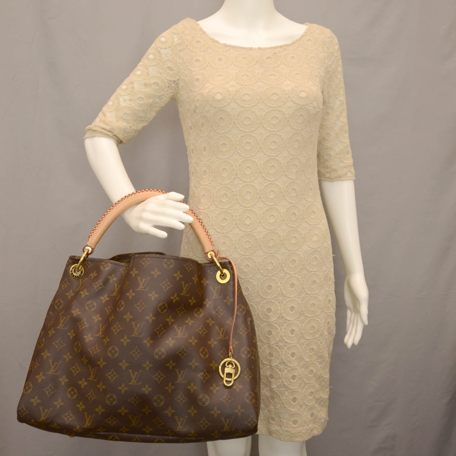 Louis Vuitton Monogram Artsy MM 2 of 8