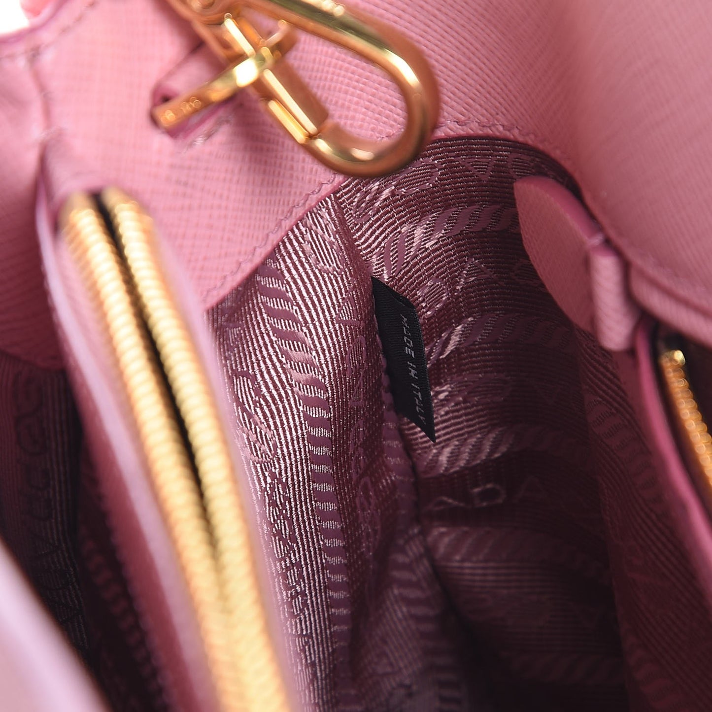 Saffiano Lux Medium Tote Petalo