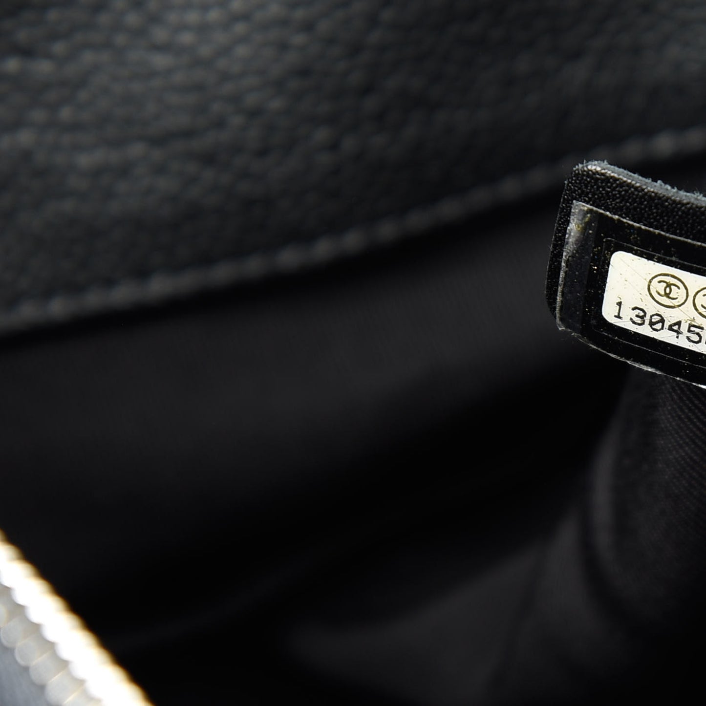 Caviar 31 Hobo Black