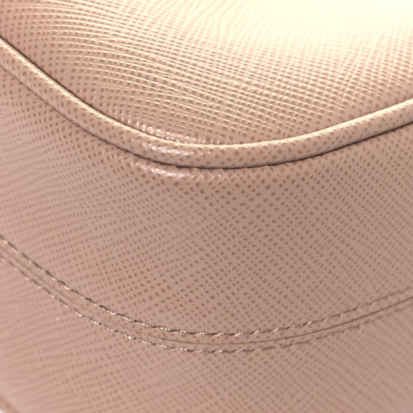 Saffiano Re-Edition 2005 Shoulder Bag Cammeo Beige