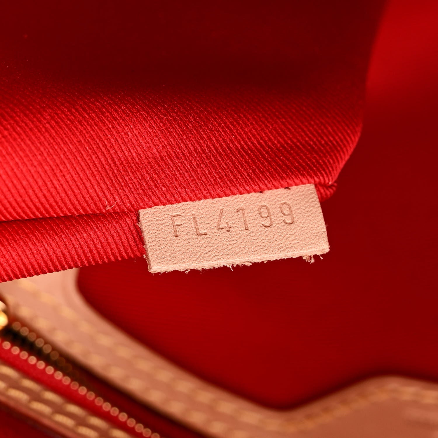 Louis Vuitton Monogram Carry It 8 of 11