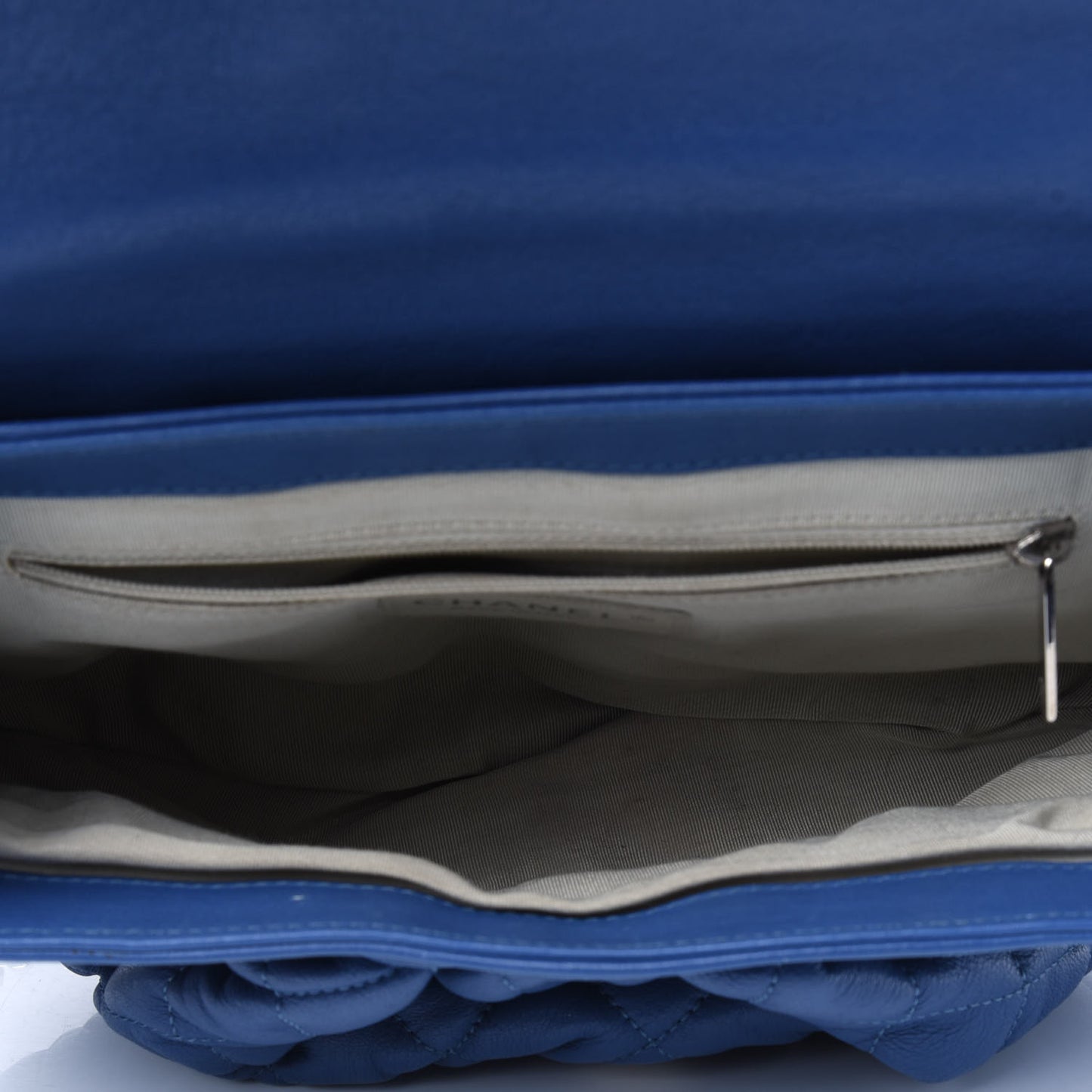 Washed Lambskin Quilted Medium Chain Around Messenger Blue