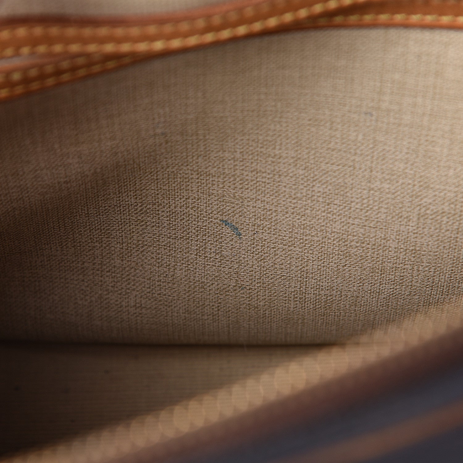 Louis Vuitton Monogram Reporter PM 16 of 24